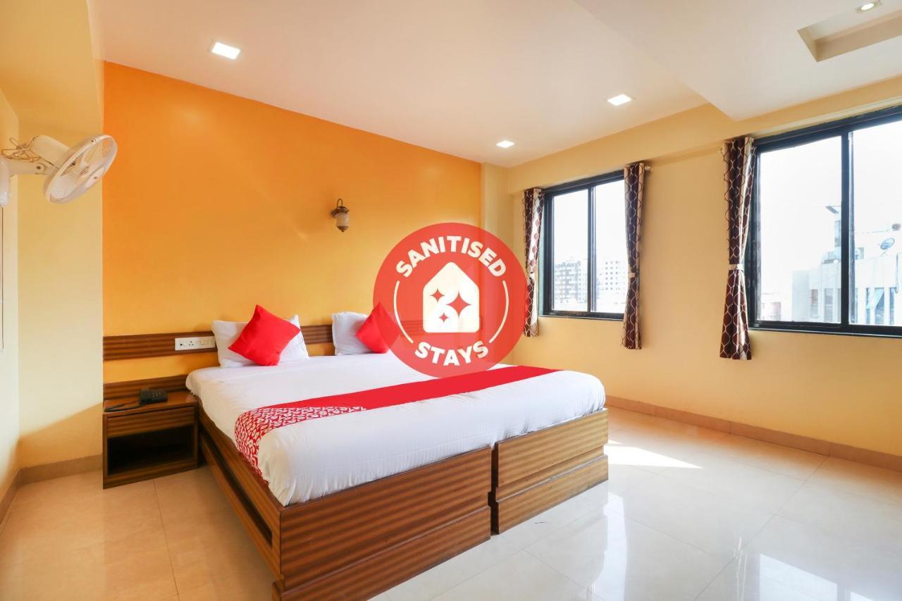 Oyo 10679 Hotel Nanashree Executive Vagholi Exterior foto