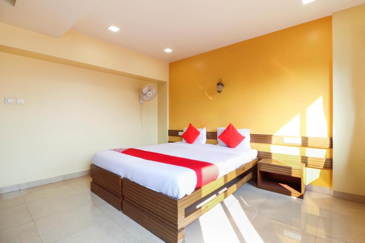 Oyo 10679 Hotel Nanashree Executive Vagholi Exterior foto